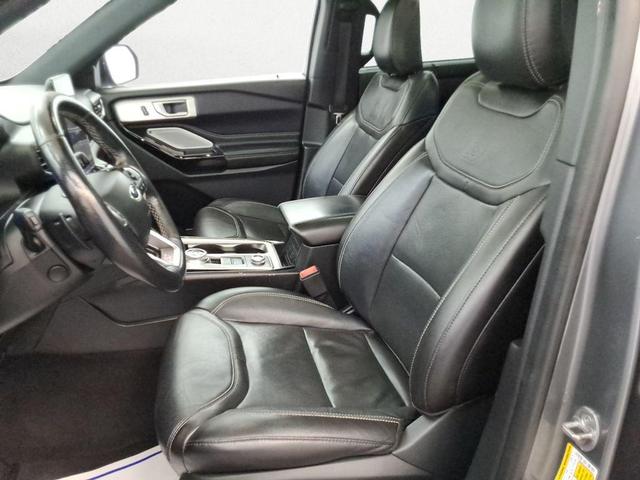 Photo of 2022 Carbonized Gray Metallic Ford Explorer