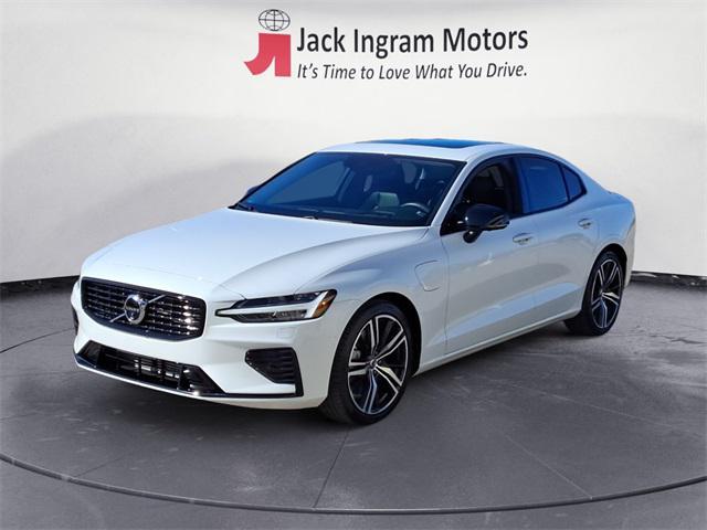 2022 Volvo S60 Recharge Plug-in Hybrid