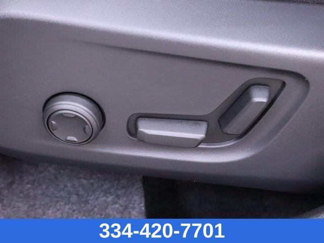Photo of 2025 Silver Volvo XC40