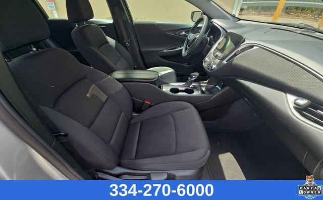 Photo of 2022 Silver Ice Metallic Chevrolet Malibu