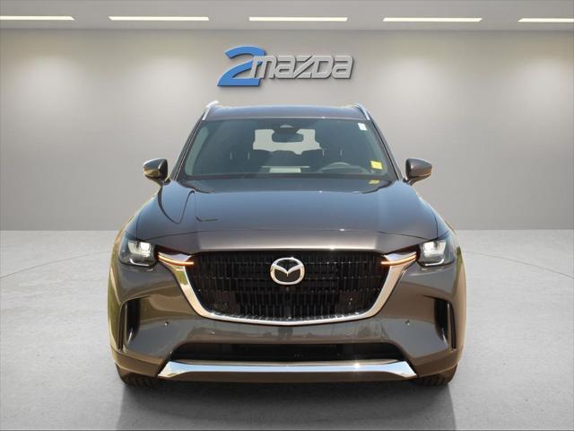 Photo of 2025 Machine Gray Metallic Mazda CX-90 PHEV
