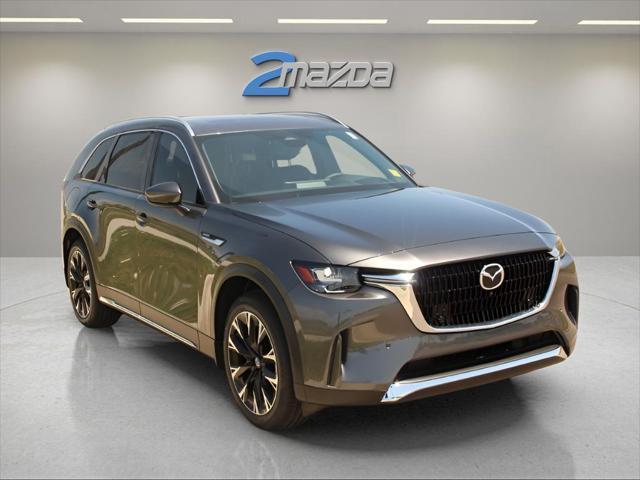 Photo of 2025 Machine Gray Metallic Mazda CX-90 PHEV