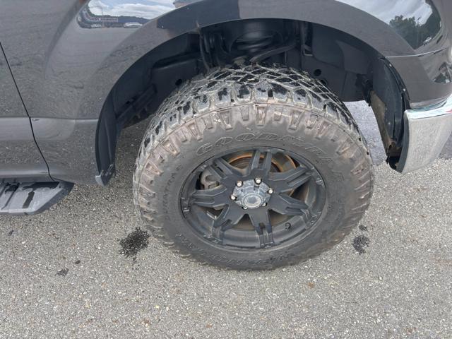 Photo of 2015 Tuxedo Black Metallic Ford F-150