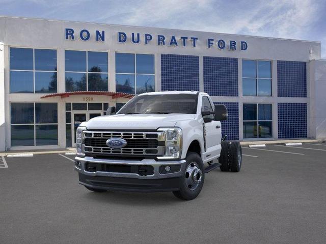 Photo of 2025 Oxford White Ford F-350