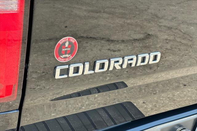 Photo of 2016 Black Chevrolet Colorado