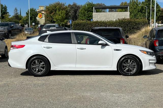 Photo of 2018 Snow White Pearl Kia Optima