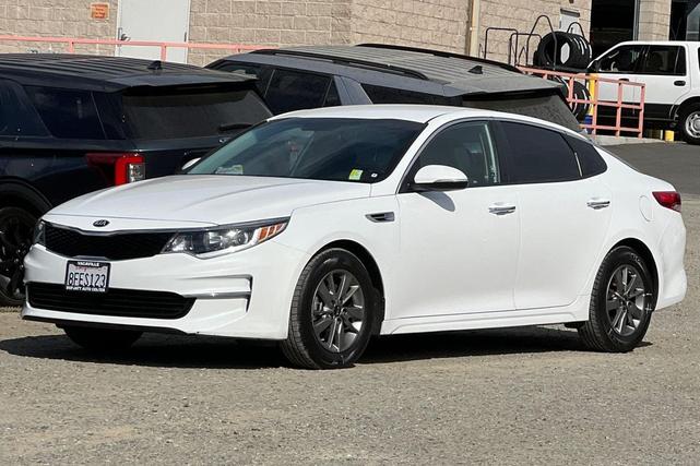 Photo of 2018 Snow White Pearl Kia Optima