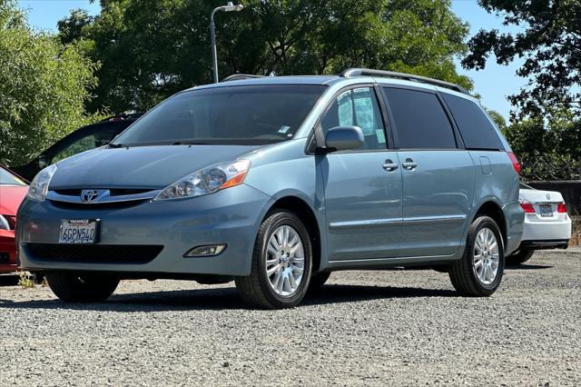 Photo of 2009 Blue Mirage Metallic Toyota Sienna