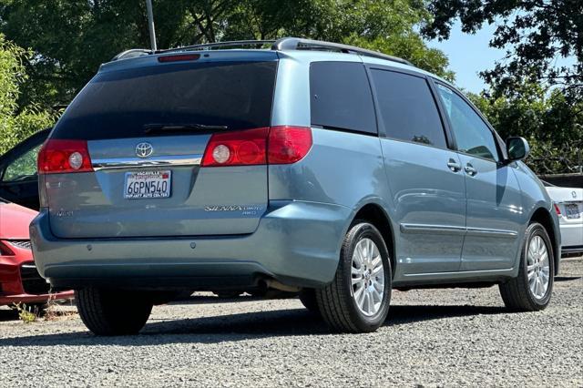 Photo of 2009 Blue Mirage Metallic Toyota Sienna