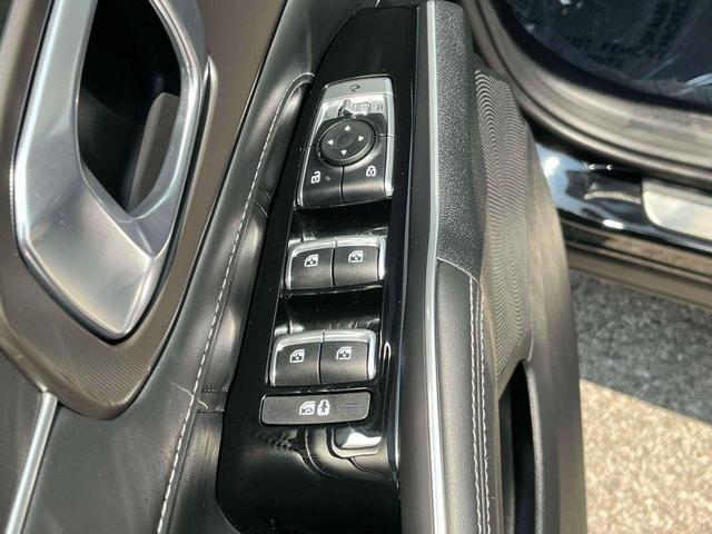 Photo of 2025 Ebony Black Kia Sorento