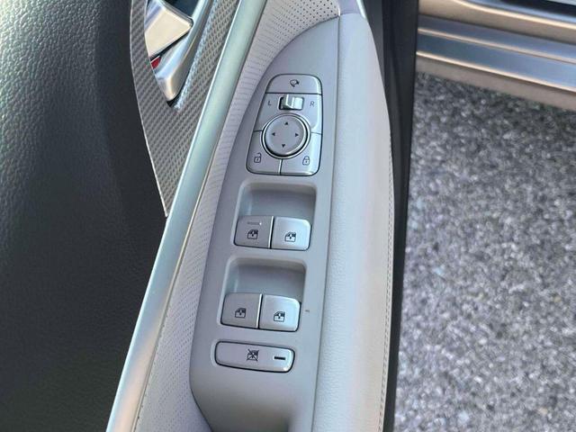 Photo of 2023 Silver Genesis G70
