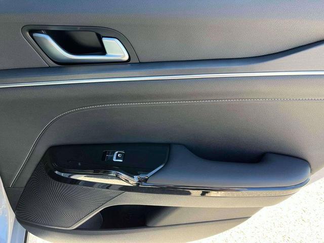 Photo of 2025 Wolf Gray Kia K5
