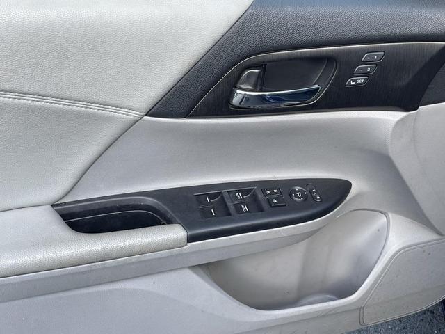 Photo of 2015 Still Night Pearl Honda Accord