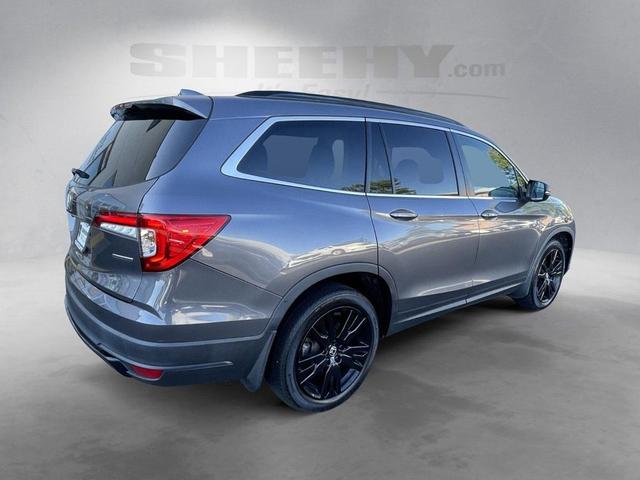 Photo of 2022 Gray Honda Pilot