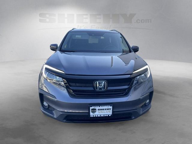 Photo of 2022 Gray Honda Pilot