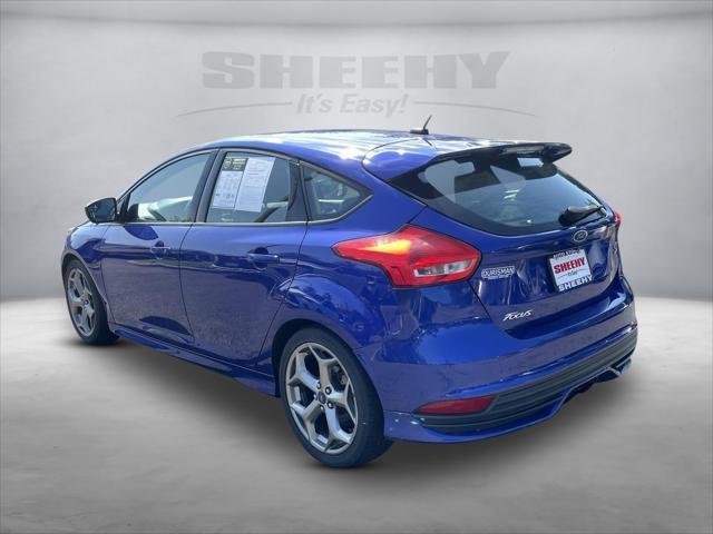 Photo of 2015 Performance Blue Ford Focus ST