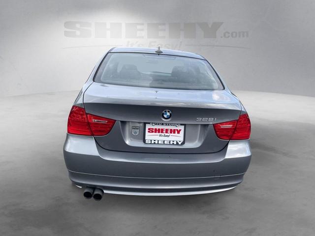 Photo of 2011 Space Gray Metallic BMW 328