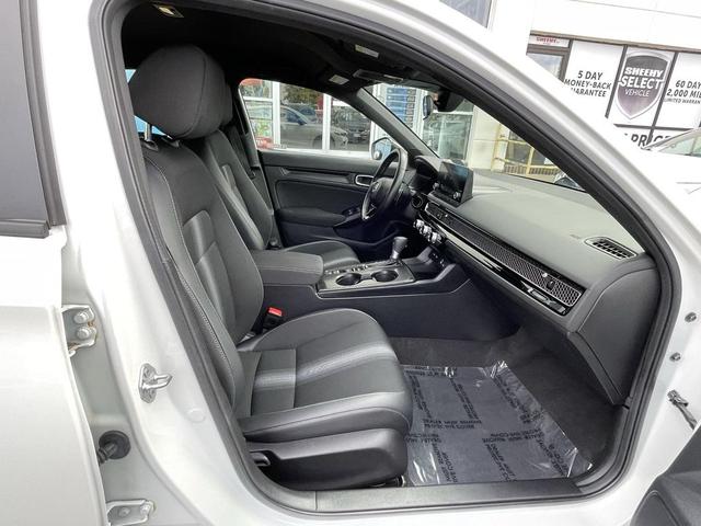 Photo of 2024 Platinum White Pearl Honda Civic