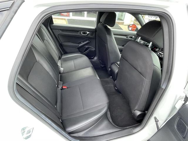 Photo of 2024 Platinum White Pearl Honda Civic