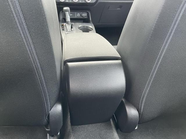 Photo of 2024 Platinum White Pearl Honda Civic