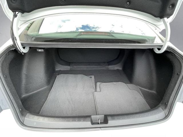 Photo of 2024 Platinum White Pearl Honda Civic