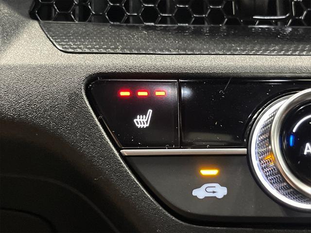 Photo of 2026 Platinum White Pearl Honda CR-V Hybrid