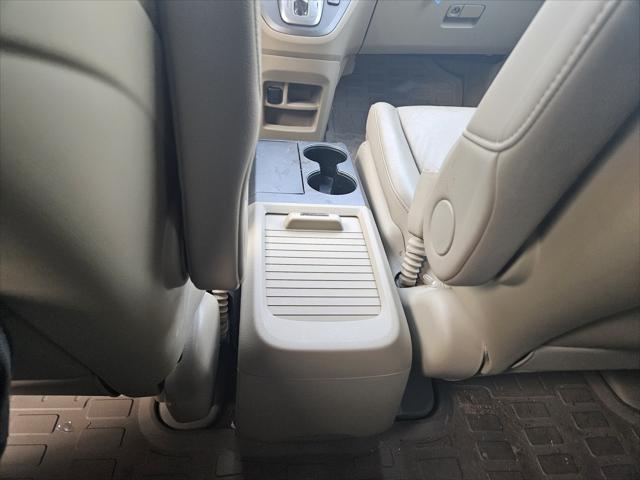 Photo of 2008 Champagne Honda CR-V