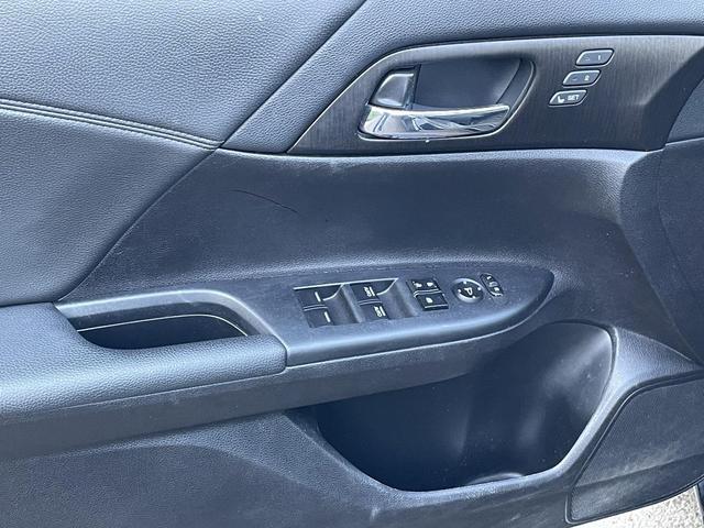 Photo of 2015 Crystal Black Pearl Honda Accord