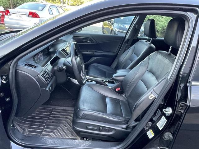 Photo of 2015 Crystal Black Pearl Honda Accord