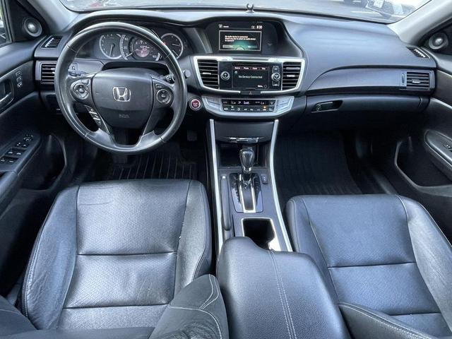 Photo of 2015 Crystal Black Pearl Honda Accord