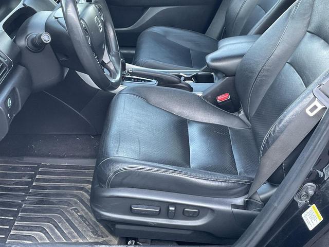 Photo of 2015 Crystal Black Pearl Honda Accord