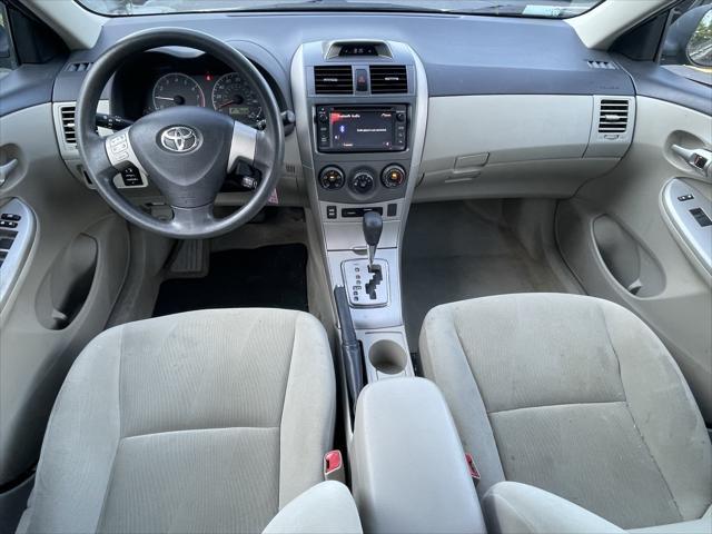 Photo of 2013 Magnetic Gray Metallic Toyota Corolla