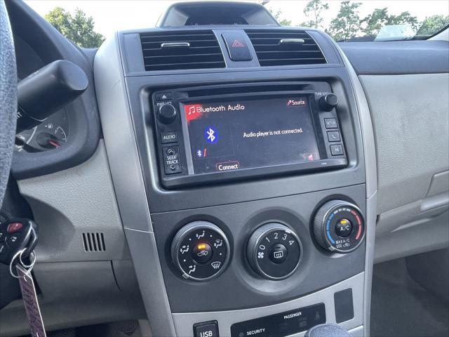 Photo of 2013 Magnetic Gray Metallic Toyota Corolla