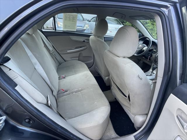 Photo of 2013 Magnetic Gray Metallic Toyota Corolla