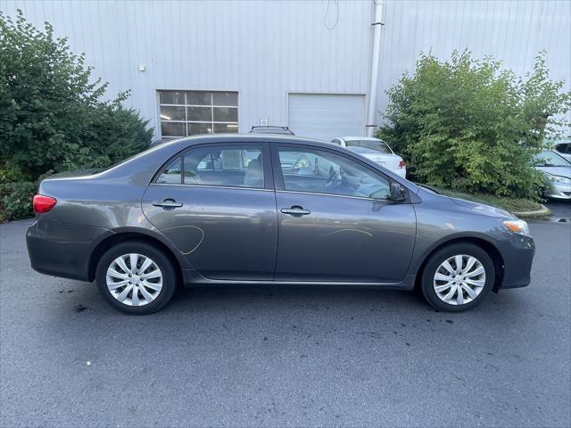 Photo of 2013 Magnetic Gray Metallic Toyota Corolla