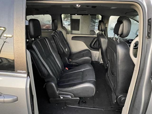Photo of 2013 Billet Silver Metallic Clearcoat Chrysler Town & Country