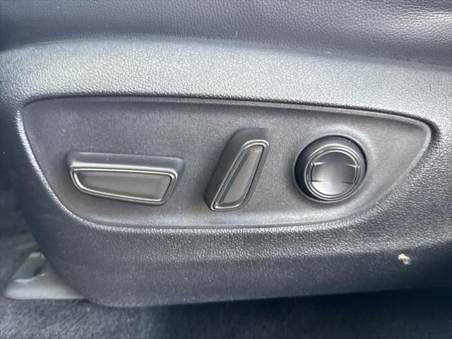 Photo of 2022 Midnight Black Toyota Highlander