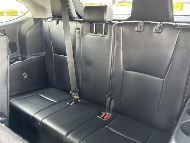 Photo of 2022 Midnight Black Toyota Highlander