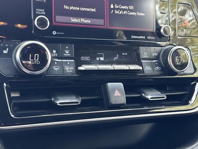 Photo of 2022 Midnight Black Toyota Highlander