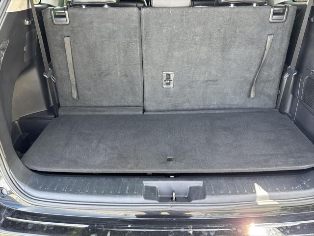 Photo of 2022 Midnight Black Toyota Highlander