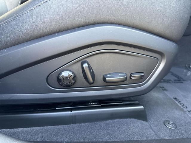 Photo of 2021 Dolomite Silver Metallic Porsche Taycan