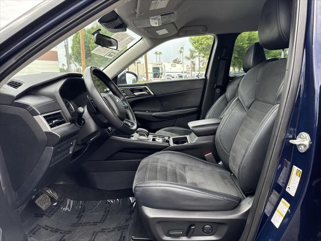 Photo of 2023 Cosmic Blue Metallic Mitsubishi Outlander