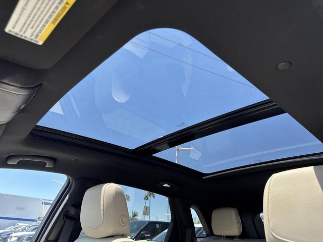 Photo of 2019 Stellar Black Metallic Cadillac XT5