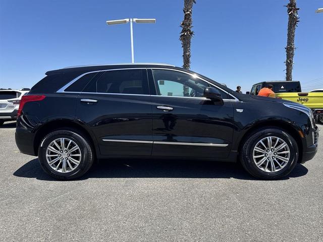 Photo of 2019 Stellar Black Metallic Cadillac XT5