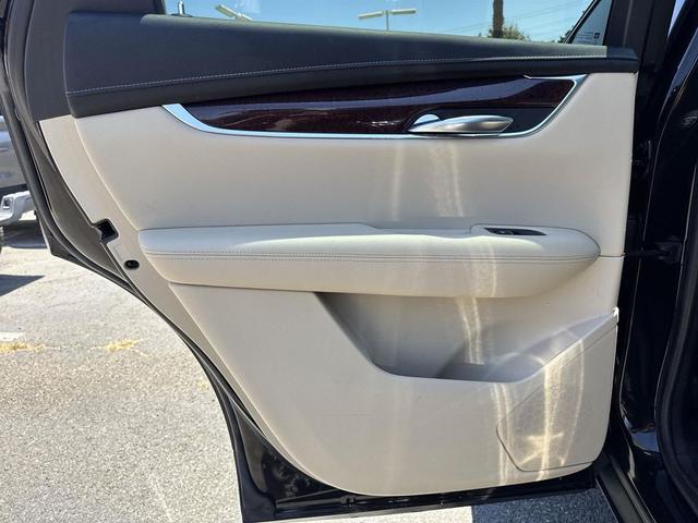 Photo of 2019 Stellar Black Metallic Cadillac XT5