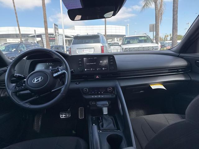 Photo of 2025 Fluid Metal Hyundai ELANTRA