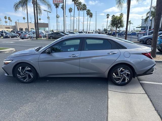 Photo of 2025 Fluid Metal Hyundai ELANTRA