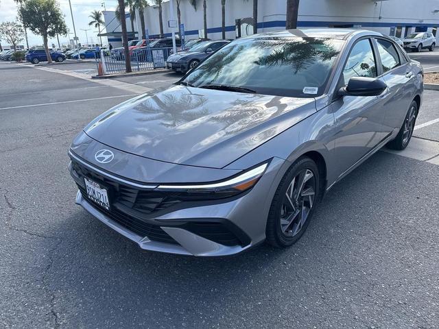 Photo of 2025 Fluid Metal Hyundai ELANTRA