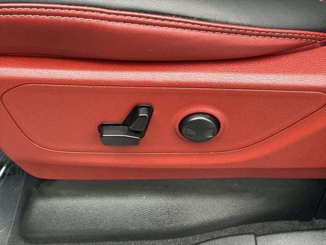 Photo of 2025 Bright White Clearcoat RAM 1500