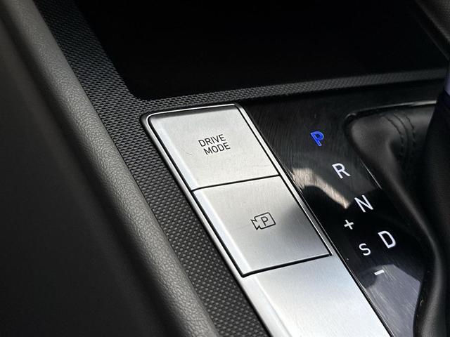 Photo of 2022 Phantom Black Hyundai ELANTRA